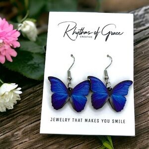 Butterfly Bliss: NWT Purple Butterfly Dangle Earrings to Elevate Your Style!